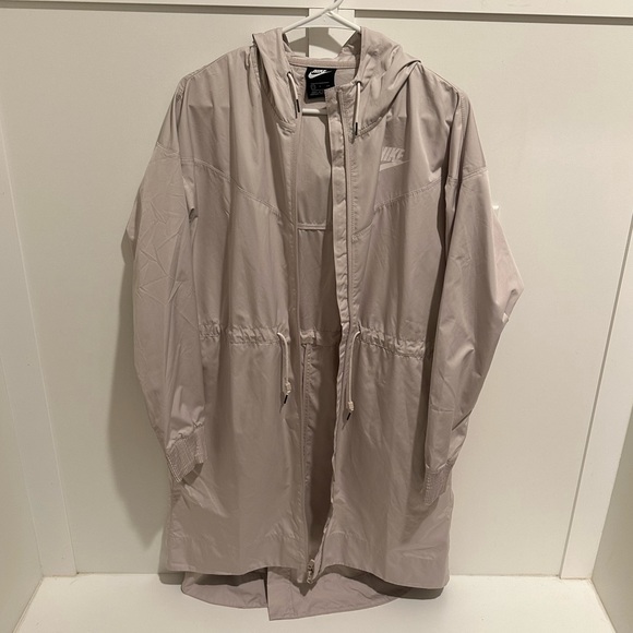 Nike Shield Windrunner Longline Jacket Desert Sand Small - Picture 3 of 7